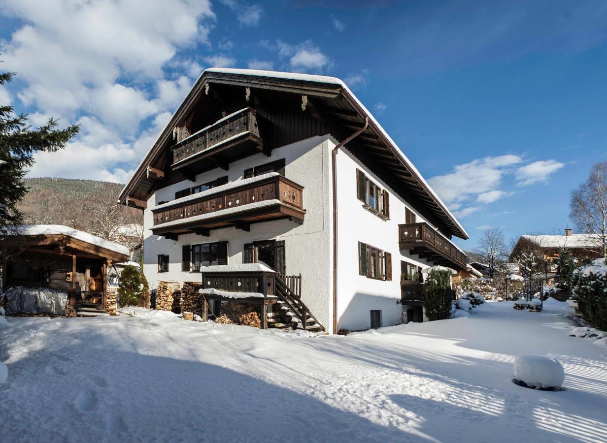 Modern-bayrisches Mit Seeblick