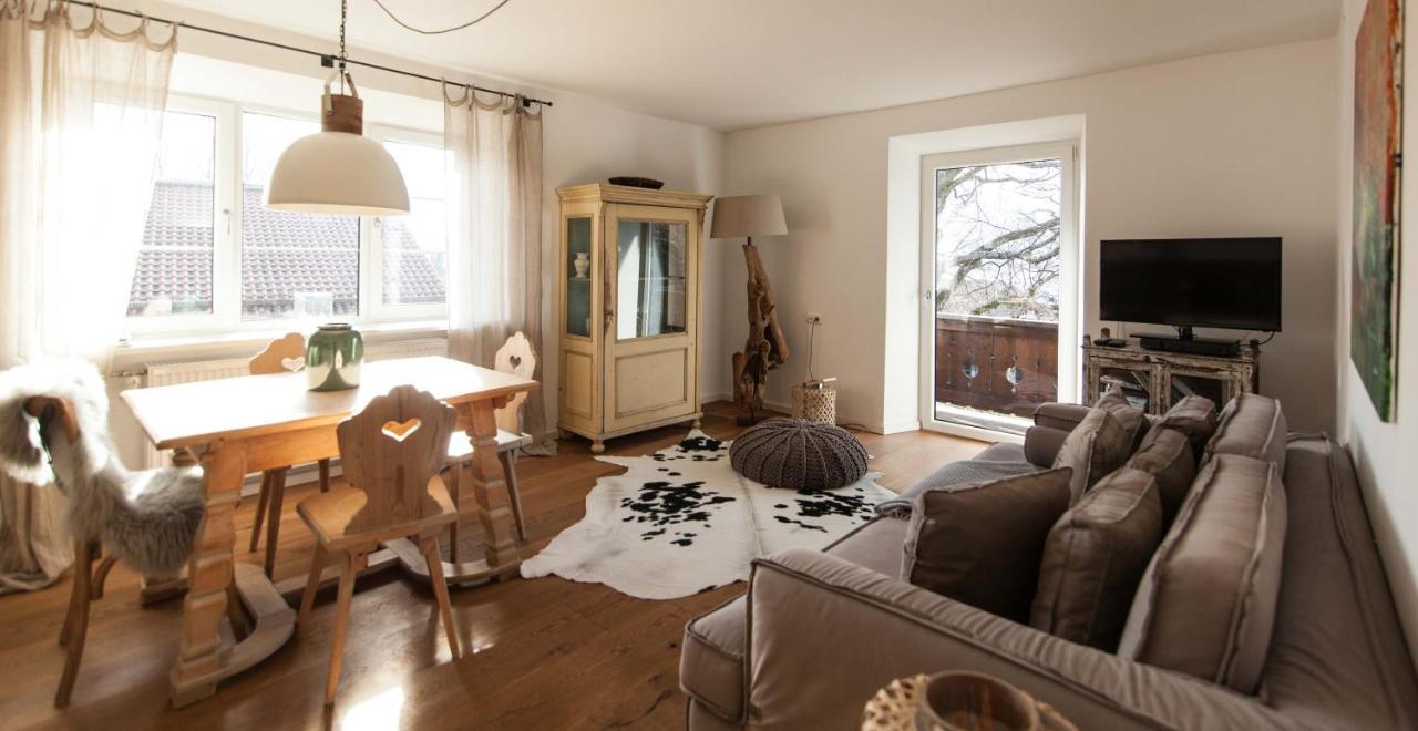 Modern-bayrisches Mit Seeblick Tegernsee